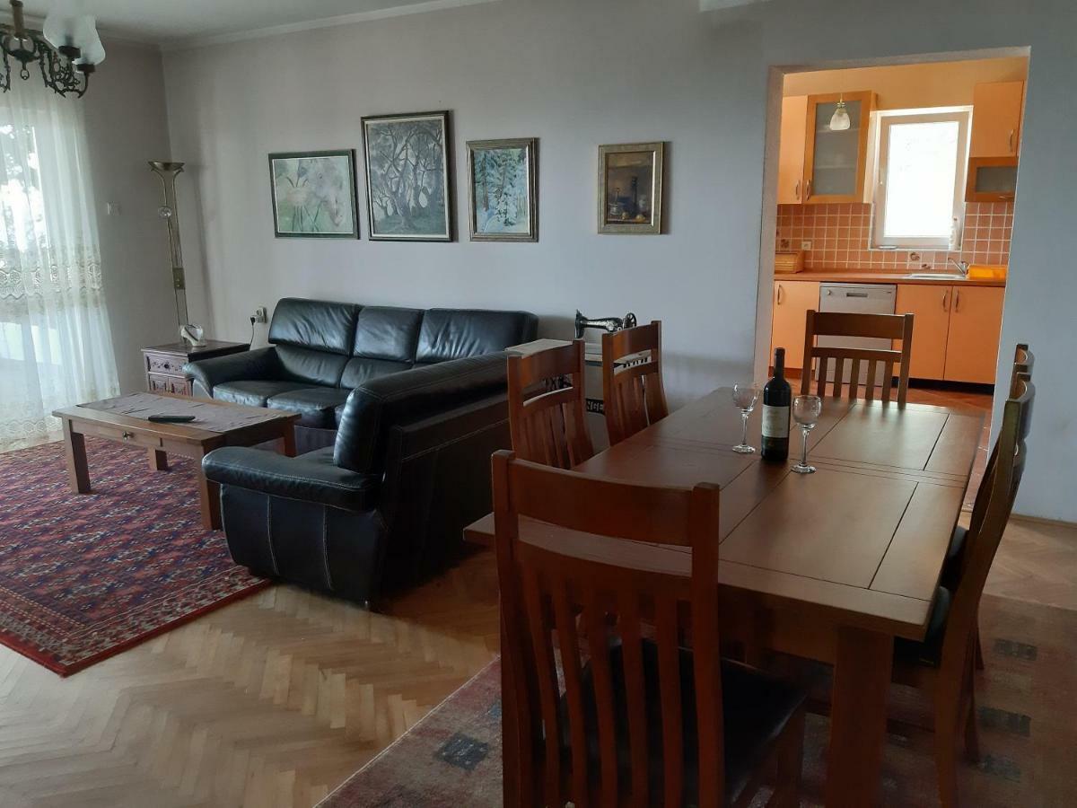 Vesna Apartments 울친 외부 사진
