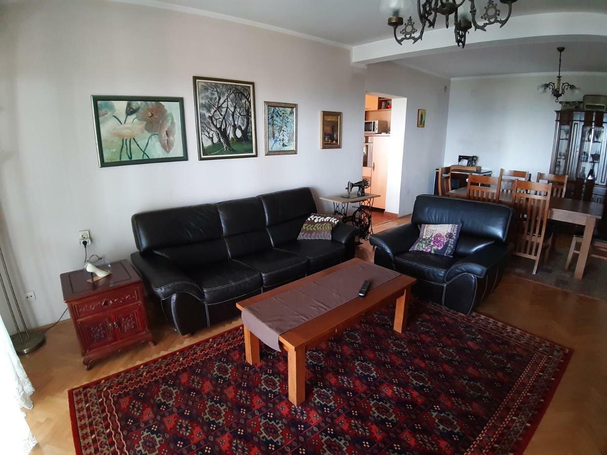 Vesna Apartments 울친 외부 사진